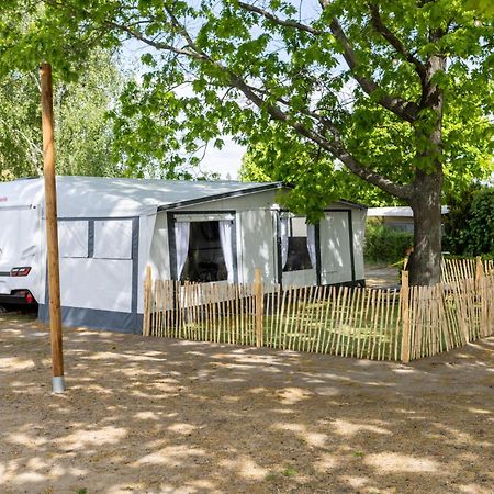 Camping & Erlebnis Resort Jersleber See - Jersicamper Mit Seeblick Jersleben Екстер'єр фото