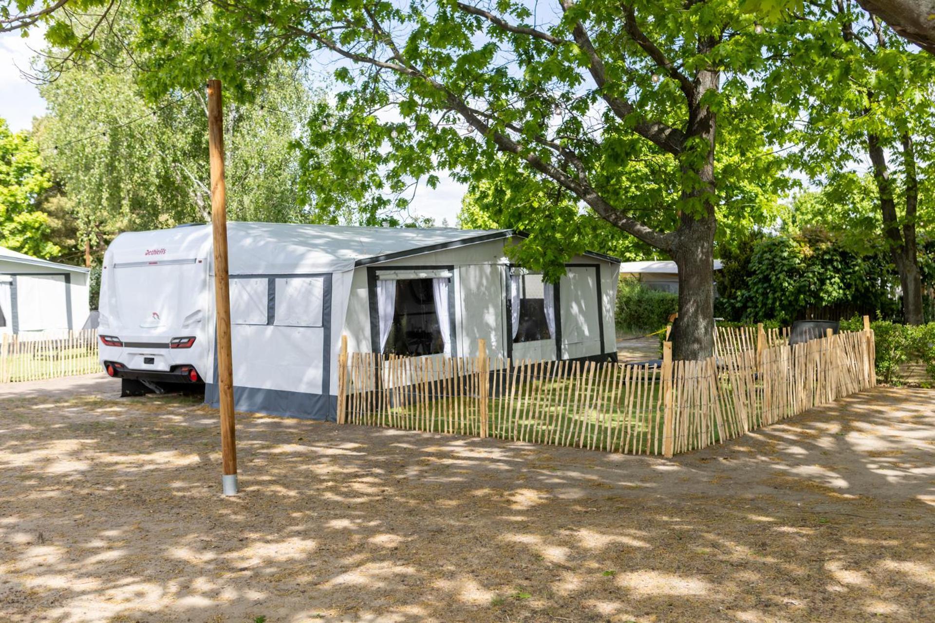 Camping & Erlebnis Resort Jersleber See - Jersicamper Mit Seeblick Jersleben Екстер'єр фото
